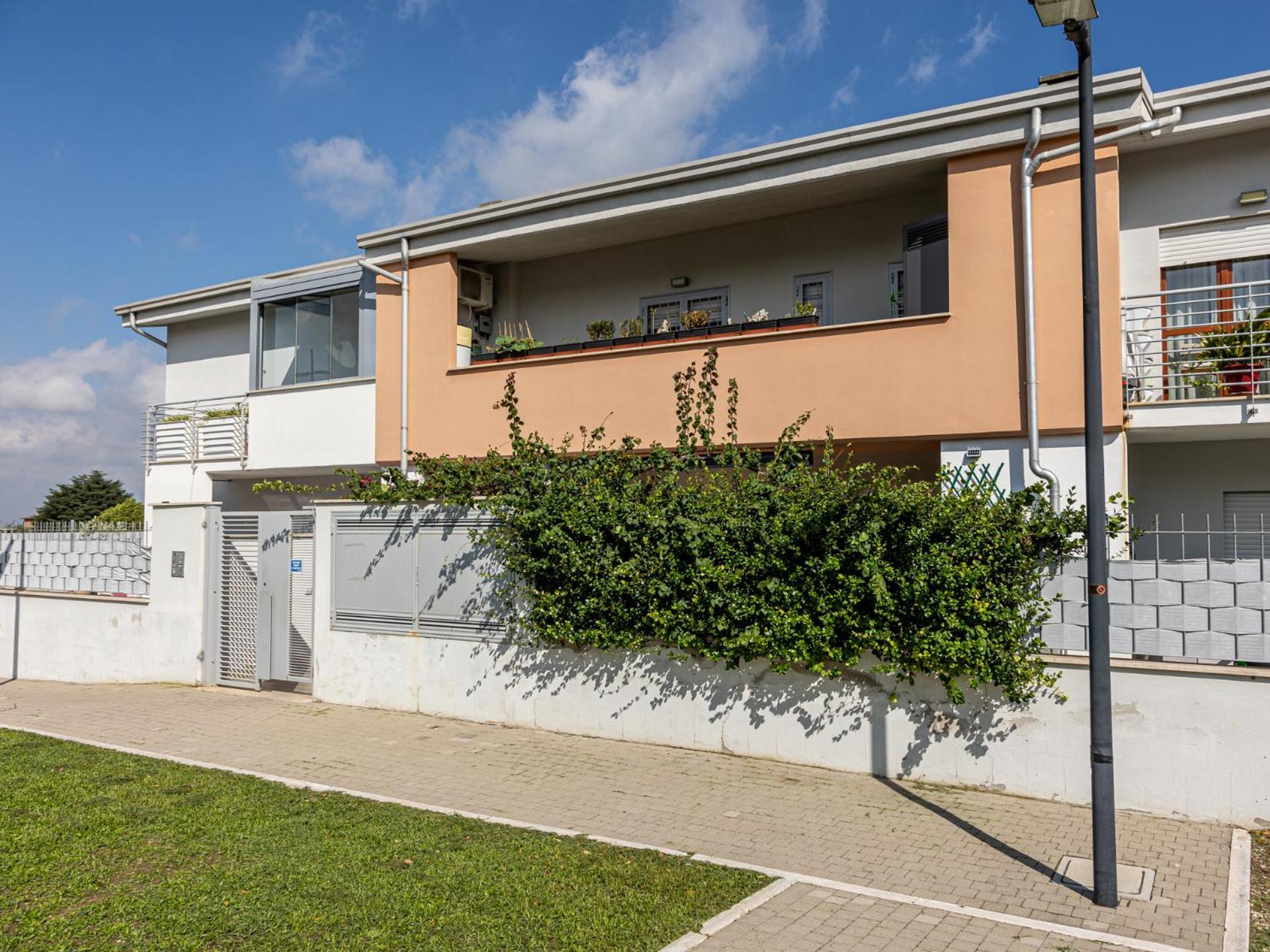 Mrb Real Estate - Maison Ludovica - Monolocale Moderno Con Giardino Frattocchie Exteriér fotografie